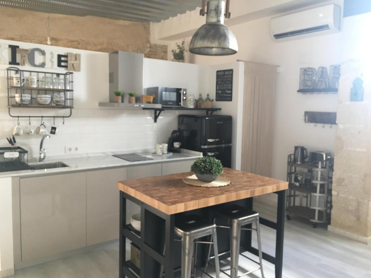 Loft Xerez Centro Apartment เฮเรซ เด ลาฟรอนเตรา ภายนอก รูปภาพ