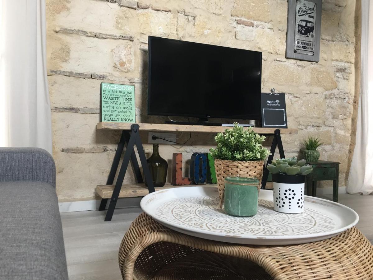 Loft Xerez Centro Apartment เฮเรซ เด ลาฟรอนเตรา ภายนอก รูปภาพ