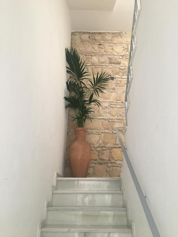 Loft Xerez Centro Apartment เฮเรซ เด ลาฟรอนเตรา ภายนอก รูปภาพ
